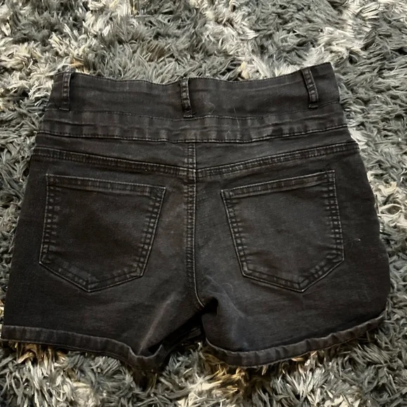 Shorts - Picture 7 of 7